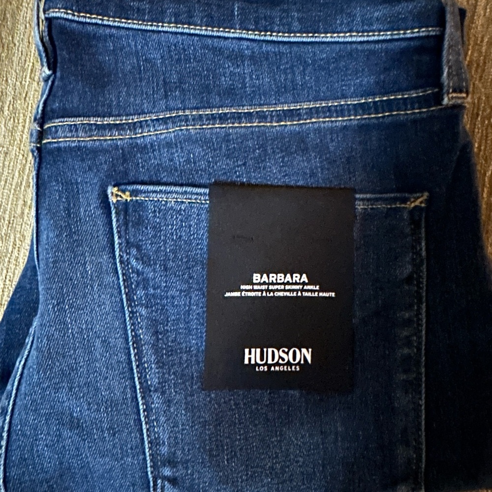 Hudson NWT SIZE 31 Barbara High-Waist Jeans Super Skinny Ankle Jeans